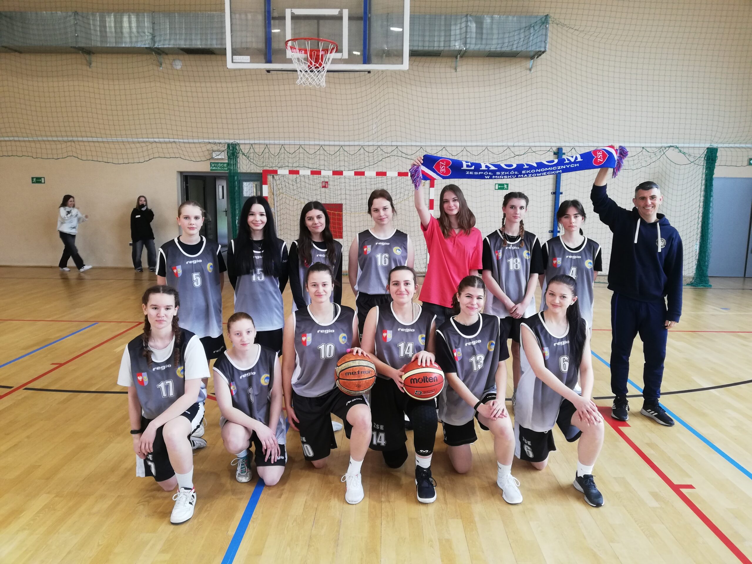 II miejsce w Mistrzostwach Powiatu w piłce koszykowej dziewcząt