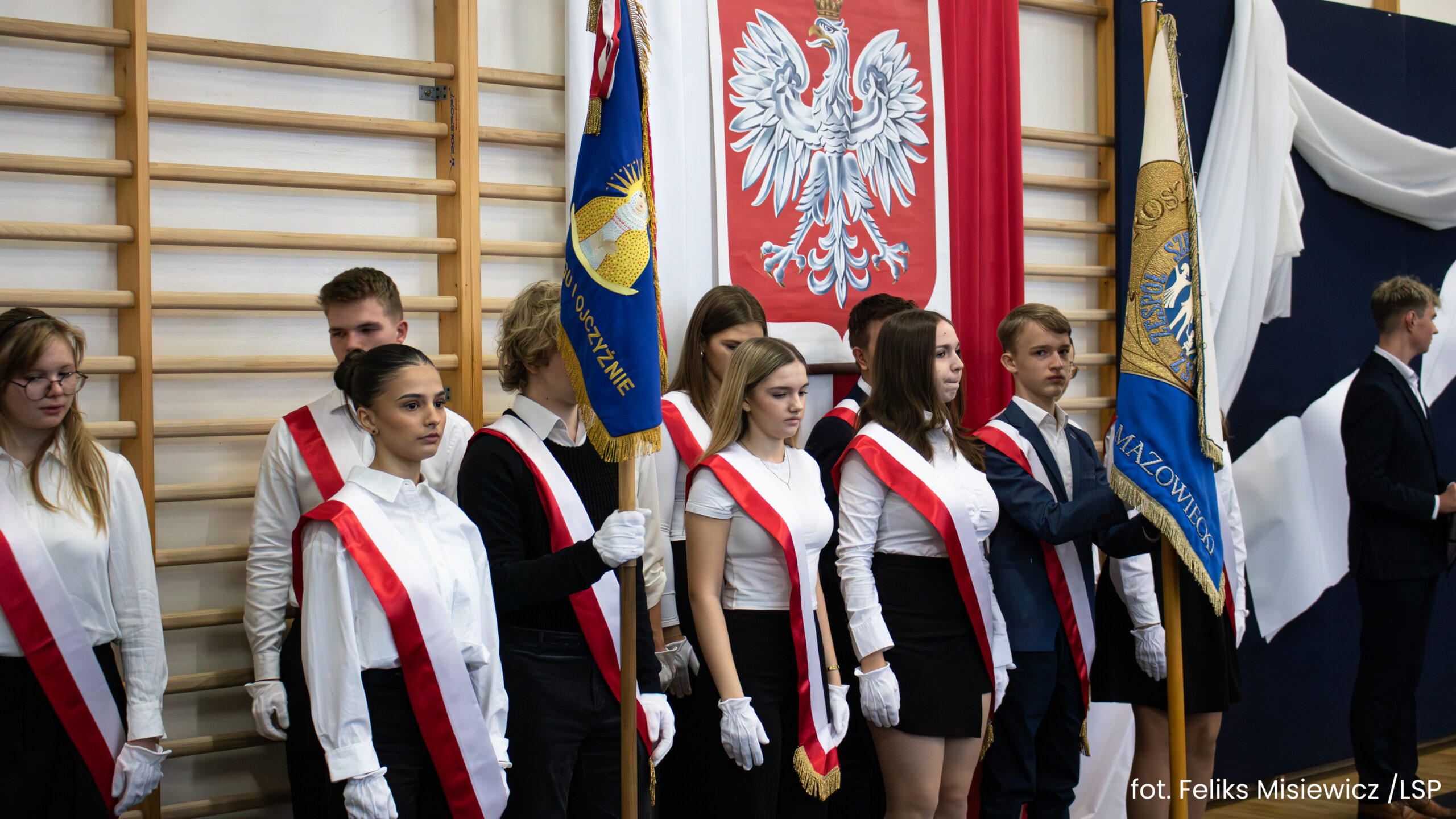 Uroczyste ślubowanie uczniów klas I. Obchody Dnia Edukacji Narodowej.