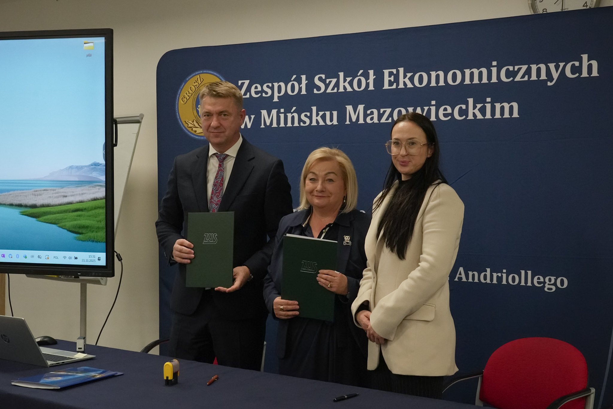 Relacja z wydarzenia Dzień Edukacji Ekonomicznej w Zespole Szkół Ekonomicznych w dniu 21.11.2025r.