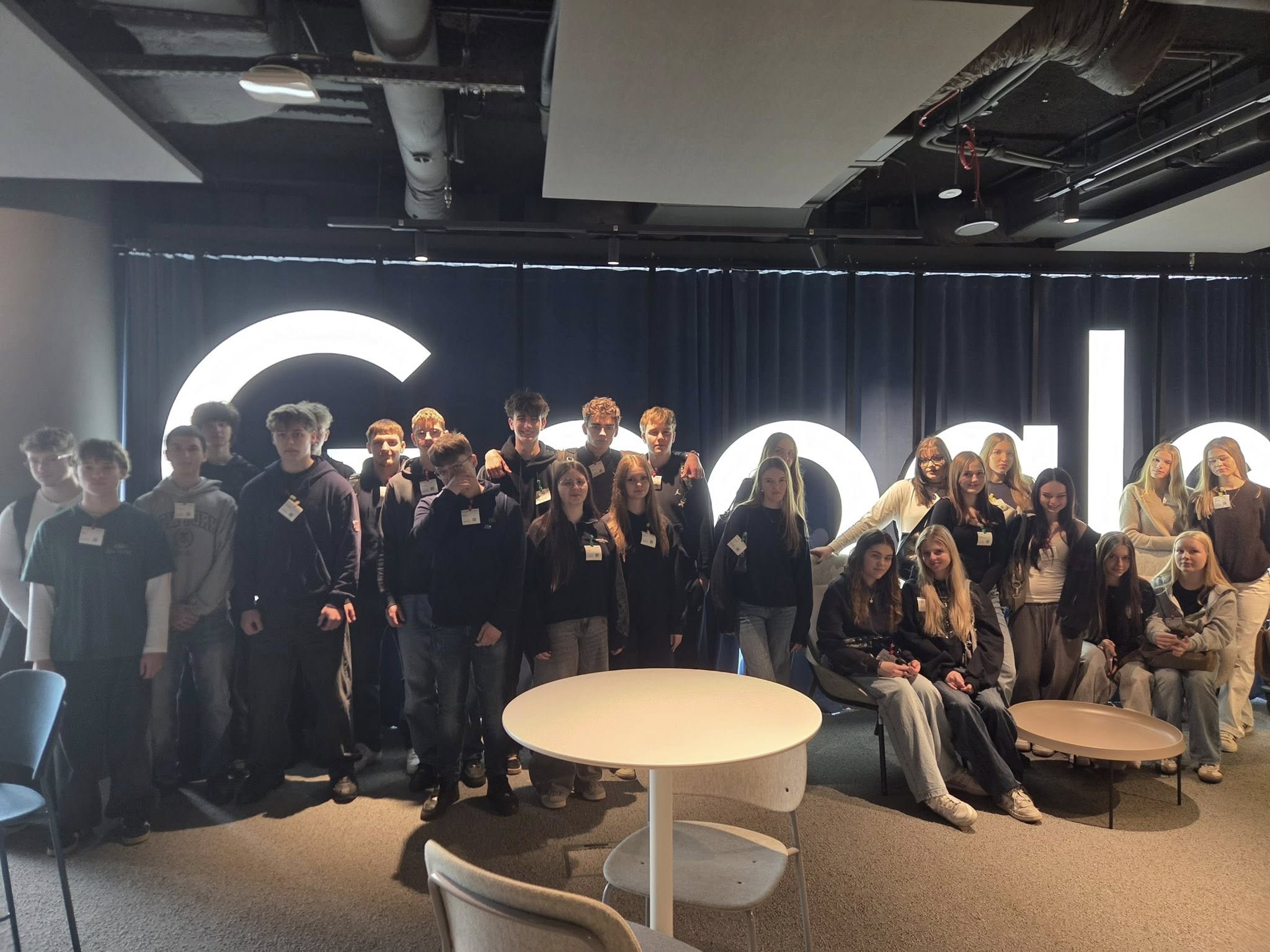 Wizyta uczniów klasy 3F1 w biurze Google